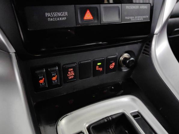Mitsubishi Pajero Sport III с пробегом 2017 года, цена 2 420 000 рублей, 201325 км, внедорожник, Автокод Объявления