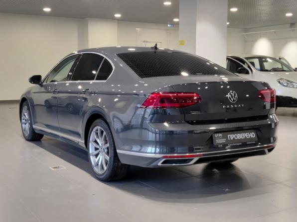Volkswagen Passat B8 Рестайлинг с пробегом 2020 года, цена 3 530 000 рублей, 75031 км, седан, Автокод Объявления