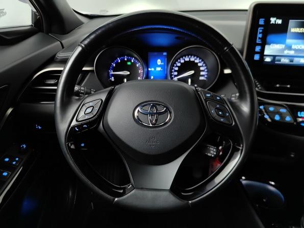 Toyota C-HR I с пробегом 2018 года, цена 2 165 000 рублей, 140448 км, внедорожник, Автокод Объявления