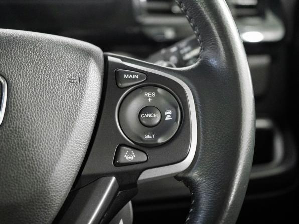 Honda Stepwgn V с пробегом 2015 года, цена 1 750 500 рублей, 92666 км, минивэн, Автокод Объявления