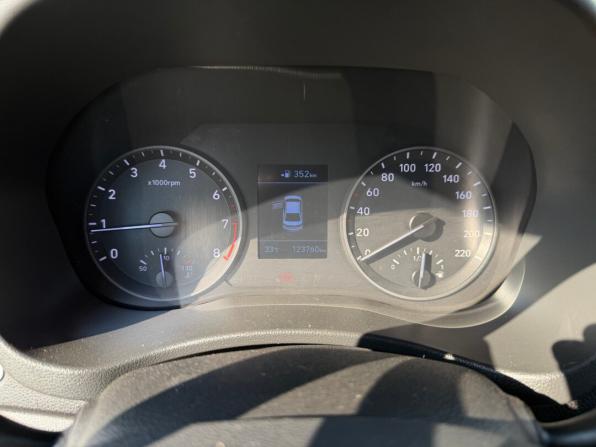 Hyundai Solaris II с пробегом 2017 года, цена 1 030 000 рублей, 123760 км, седан, Автокод Объявления