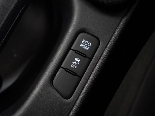 Toyota Yaris IV с пробегом 2020 года, цена 1 040 000 рублей, 130895 км, хэтчбек, Автокод Объявления