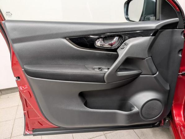 Nissan Qashqai II с пробегом 2017 года, цена 1 750 000 рублей, 66179 км, внедорожник, Автокод Объявления