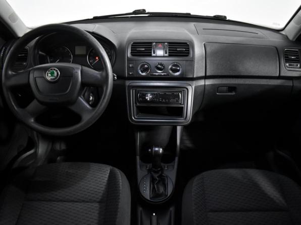 Skoda Fabia II Рестайлинг с пробегом 2010 года, цена 500 000 рублей, 212100 км, хэтчбек, Автокод Объявления