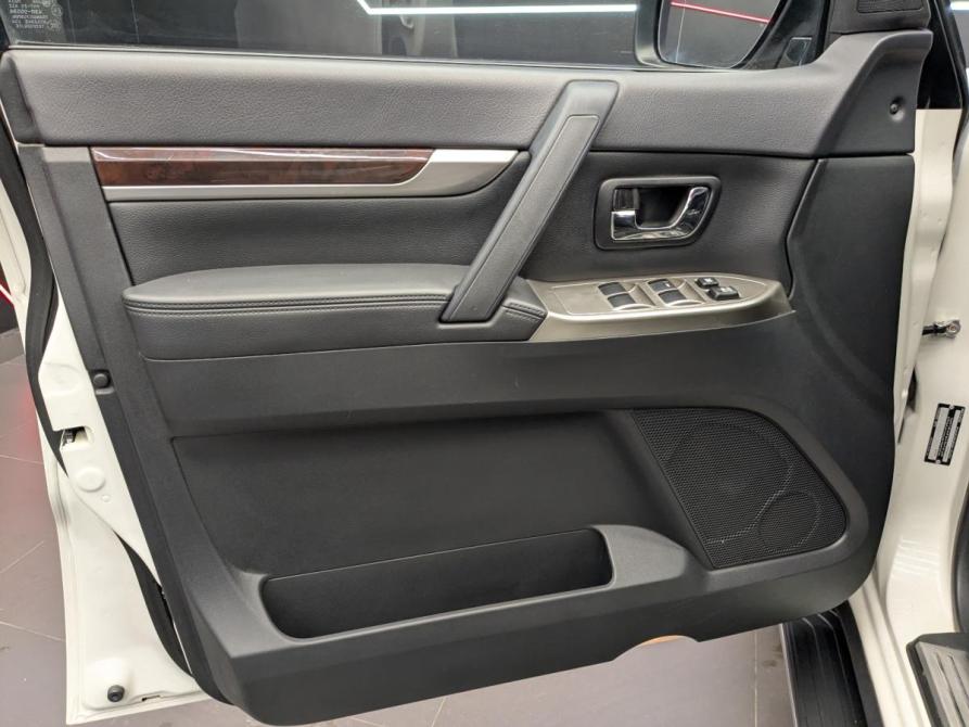 Mitsubishi Pajero IV Рестайлинг 2 Москва  - изображение 9
