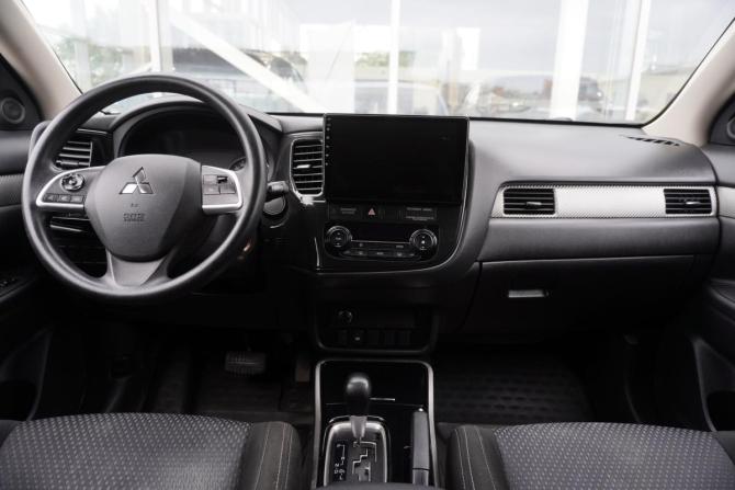Mitsubishi Outlander III Рестайлинг 2 с пробегом 2017 года, цена 1 985 000 рублей, 72248 км, внедорожник, Автокод Объявления