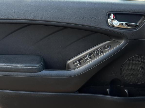 Kia Cerato III с пробегом 2015 года, цена 1 075 000 рублей, 202632 км, седан, Автокод Объявления