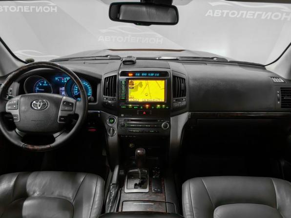 Toyota Land Cruiser 200 Series с пробегом 2010 года, цена 2 750 000 рублей, 260000 км, внедорожник, Автокод Объявления