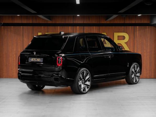 Rolls-Royce Cullinan I Рестайлинг (Series II) с пробегом 2024 года, цена 55 000 000 рублей, 9224 км, внедорожник, Автокод Объявления
