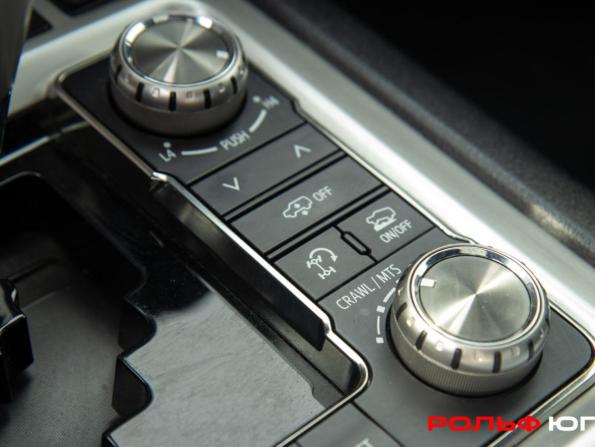Toyota Land Cruiser 200 Series Рестайлинг 2 с пробегом 2017 года, цена 7 398 000 рублей, 98000 км, внедорожник, Автокод Объявления