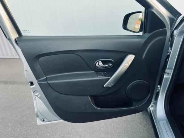 Renault Sandero II Рестайлинг с пробегом 2022 года, цена 1 450 000 рублей, 29000 км, хэтчбек, Автокод Объявления