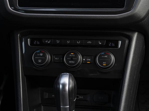 Volkswagen Tiguan II с пробегом 2018 года, цена 2 419 000 рублей, 123149 км, внедорожник, Автокод Объявления