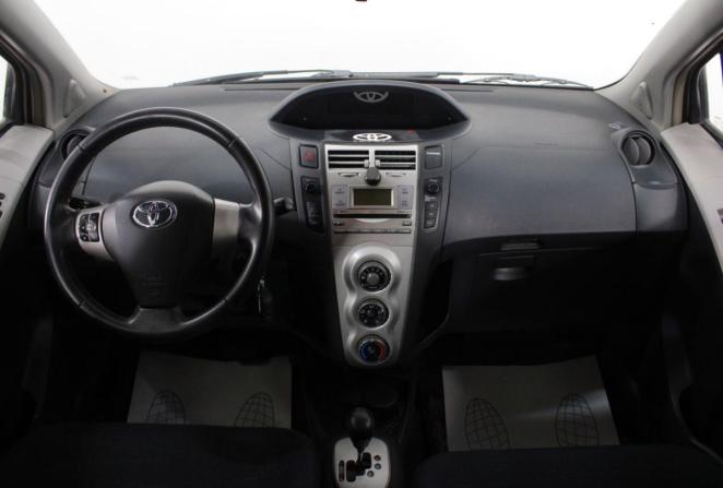 Toyota Yaris II с пробегом 2008 года, цена 490 000 рублей, 179608 км, хэтчбек, Автокод Объявления