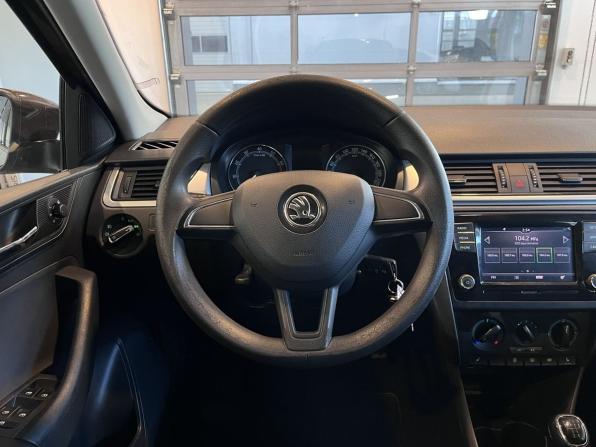 Skoda Rapid I Рестайлинг с пробегом 2019 года, цена 1 388 000 рублей, 113340 км, лифтбек, Автокод Объявления