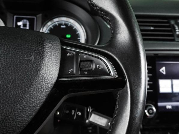 Skoda Octavia III (A7) Рестайлинг с пробегом 2018 года, цена 1 599 000 рублей, 194475 км, лифтбек, Автокод Объявления