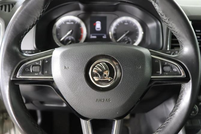 Skoda Karoq I с пробегом 2018 года, цена 1 599 990 рублей, 204884 км, внедорожник, Автокод Объявления
