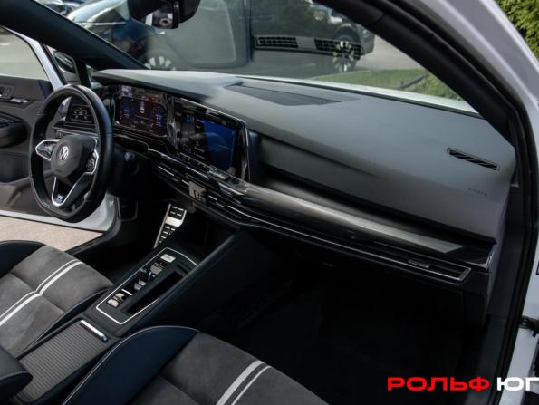 Volkswagen Golf VIII с пробегом 2022 года, цена 2 488 000 рублей, 52523 км, хэтчбек, Автокод Объявления