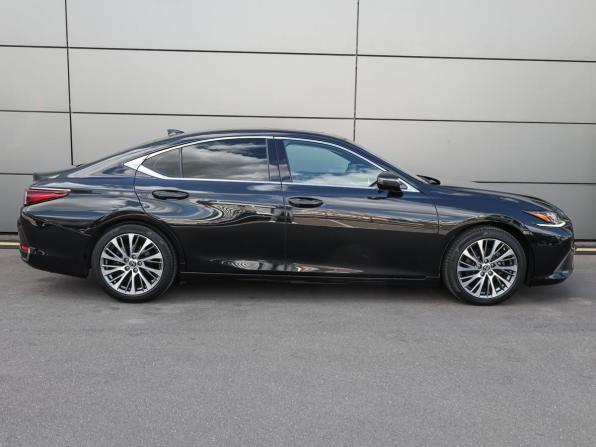 Lexus ES VII с пробегом 2018 года, цена 3 380 000 рублей, 147299 км, седан, Автокод Объявления