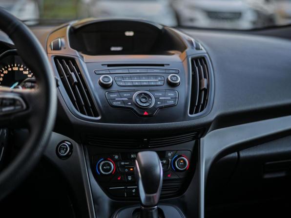 Ford Kuga II Рестайлинг с пробегом 2017 года, цена 1 688 000 рублей, 95148 км, внедорожник, Автокод Объявления