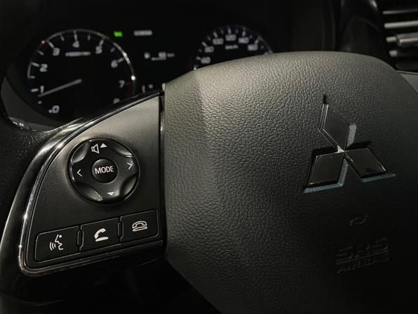 Mitsubishi Outlander III Рестайлинг 2 с пробегом 2015 года, цена 1 498 000 рублей, 237192 км, внедорожник, Автокод Объявления