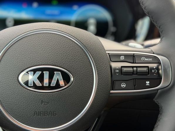 Kia K5 III с пробегом 2021 года, цена 2 970 000 рублей, 90909 км, седан, Автокод Объявления