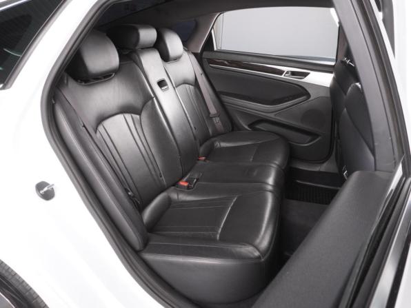 Hyundai Genesis II с пробегом 2015 года, цена 2 035 000 рублей, 179268 км, седан, Автокод Объявления