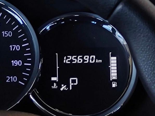 Renault Logan II Рестайлинг с пробегом 2019 года, цена 950 000 рублей, 125690 км, седан, Автокод Объявления