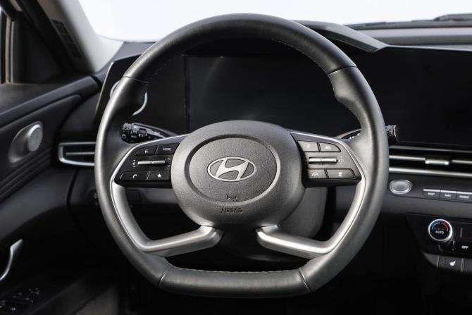 Hyundai Elantra VII (CN7) Рестайлинг с пробегом 2024 года, цена 2 499 000 рублей, 18434 км, седан, Автокод Объявления