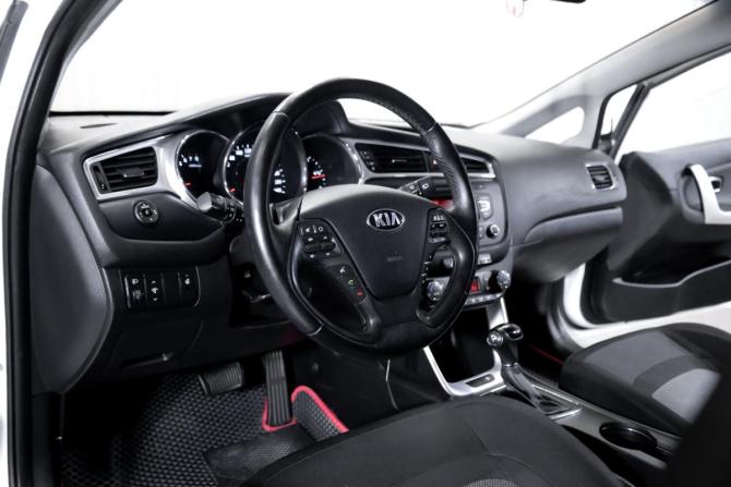 Kia Ceed II Рестайлинг с пробегом 2017 года, цена 1 450 000 рублей, 128000 км, хэтчбек, Автокод Объявления
