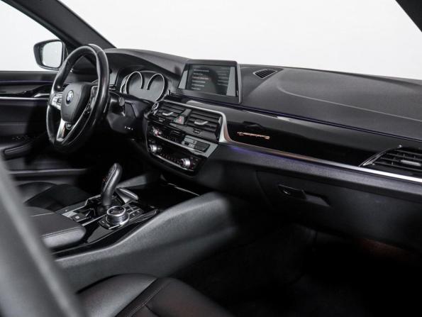 BMW 5 серии VII (G30/G31/G38) с пробегом 2018 года, цена 2 899 000 рублей, 93749 км, седан, Автокод Объявления
