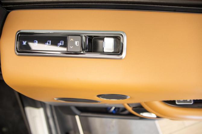Land Rover Range Rover IV Рестайлинг с пробегом 2019 года, цена 6 250 000 рублей, 116787 км, внедорожник, Автокод Объявления