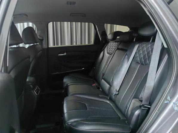 Hyundai Santa Fe IV Рестайлинг с пробегом 2022 года, цена 3 455 000 рублей, 36571 км, внедорожник, Автокод Объявления