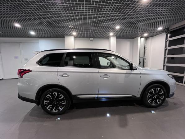 Mitsubishi Outlander III Рестайлинг 3 с пробегом 2021 года, цена 3 240 000 рублей, 61809 км, внедорожник, Автокод Объявления