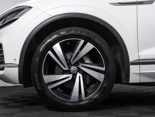 Volkswagen Touareg III с пробегом 2019 года, цена 4 390 000 рублей, 106823 км, внедорожник, Автокод Объявления