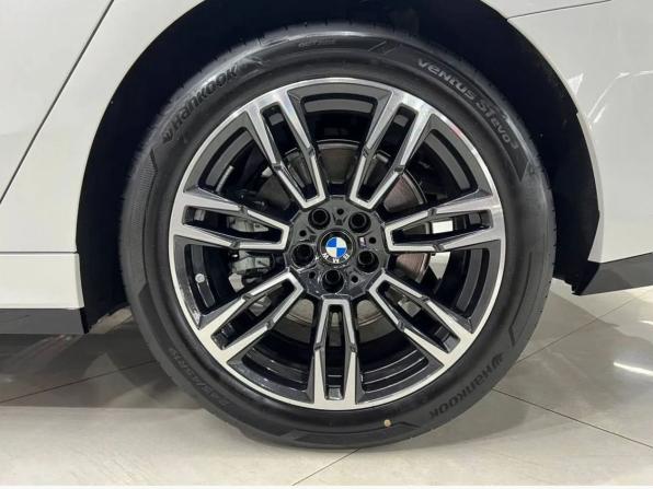 Новый BMW 5 серии VIII (G60/G61/G68) 2025 года, цена 8 699 000 рублей, седан, Автокод Объявления