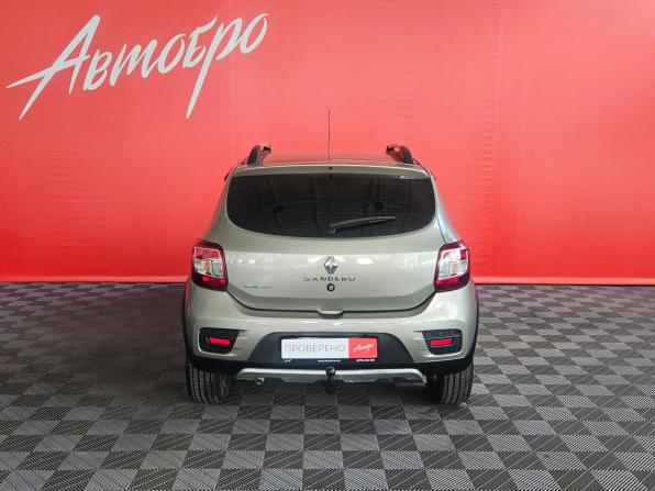Renault Sandero II с пробегом 2015 года, цена 879 000 рублей, 115950 км, хэтчбек, Автокод Объявления