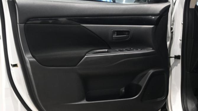 Mitsubishi Outlander III Рестайлинг 3 с пробегом 2018 года, цена 1 350 000 рублей, 100493 км, внедорожник, Автокод Объявления