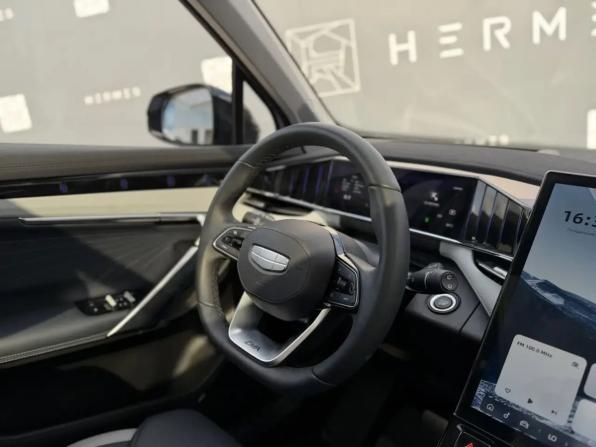 Geely Atlas II с пробегом 2024 года, цена 3 000 000 рублей, 8091 км, внедорожник, Автокод Объявления