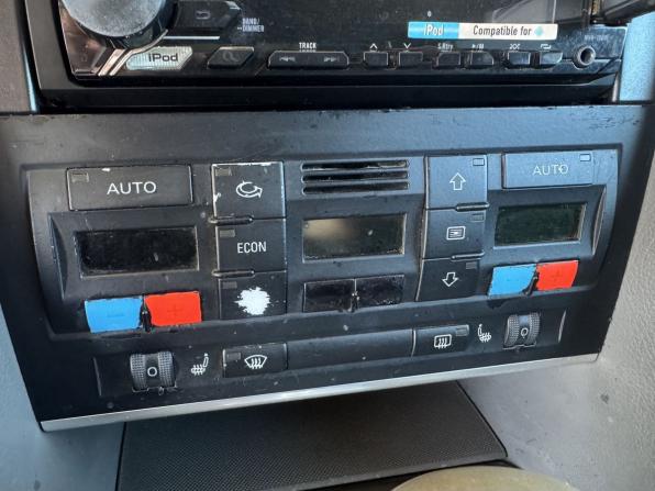 Audi A4 II (B6) с пробегом 2001 года, цена 523 000 рублей, 277500 км, седан, Автокод Объявления
