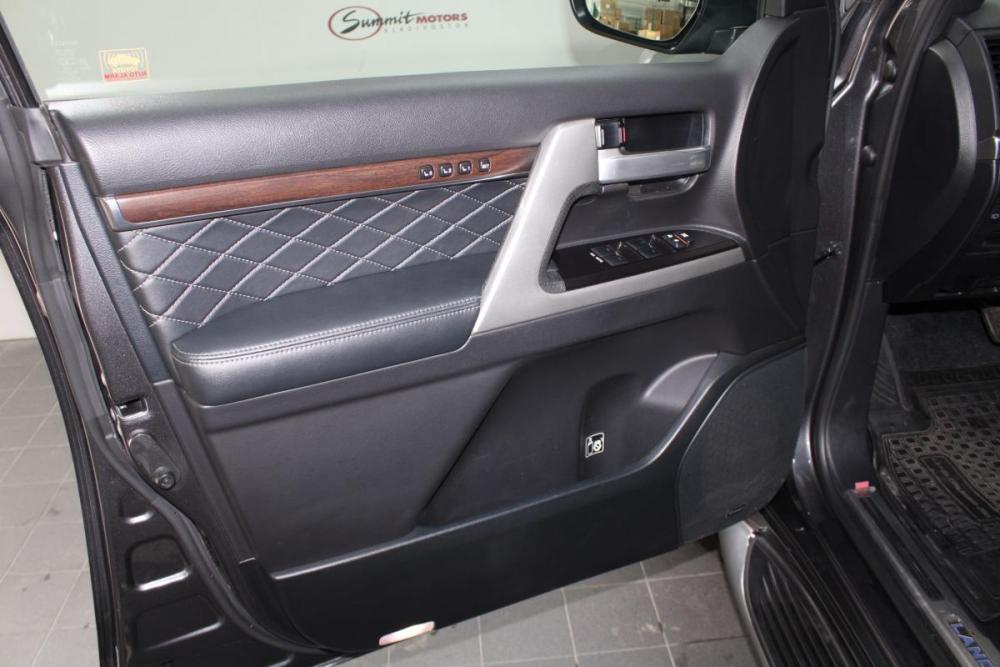 Toyota Land Cruiser 200 Series Рестайлинг 2 Владивосток  - изображение 23