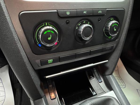 Skoda Octavia II (A5) Рестайлинг с пробегом 2013 года, цена 1 100 000 рублей, 139351 км, лифтбек, Автокод Объявления