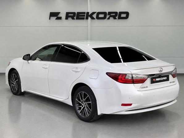 Lexus ES VI Рестайлинг с пробегом 2015 года, цена 1 999 000 рублей, 217673 км, седан, Автокод Объявления