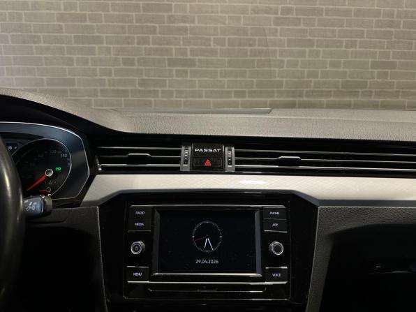 Volkswagen Passat B8 Рестайлинг с пробегом 2020 года, цена 2 575 000 рублей, 63713 км, седан, Автокод Объявления
