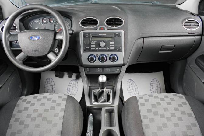Ford Focus II с пробегом 2005 года, цена 399 000 рублей, 308000 км, седан, Автокод Объявления