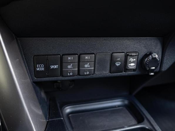 Toyota RAV4 IV (XA40) Рестайлинг с пробегом 2016 года, цена 2 430 000 рублей, 53951 км, внедорожник, Автокод Объявления