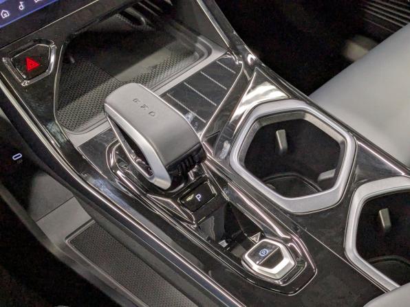 Geely Atlas II с пробегом 2025 года, цена 3 330 000 рублей, 2623 км, внедорожник, Автокод Объявления