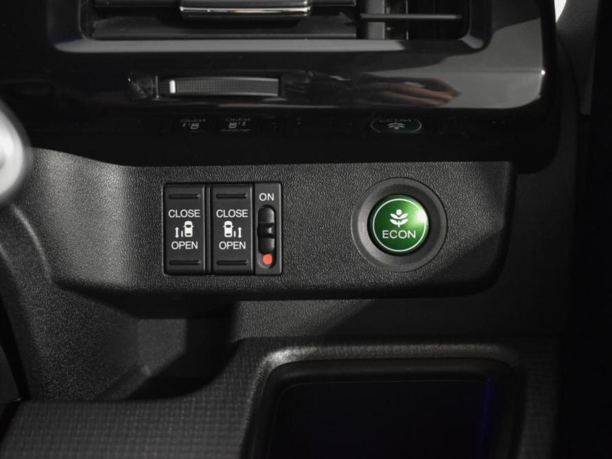 Honda Stepwgn V Рестайлинг Санкт-Петербург  - изображение 19