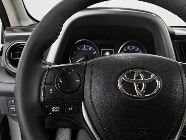 Toyota RAV4 IV (XA40) Рестайлинг с пробегом 2016 года, цена 2 449 000 рублей, 79800 км, внедорожник, Автокод Объявления