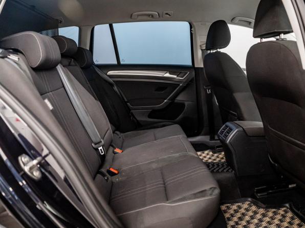 Volkswagen Golf VII с пробегом 2015 года, цена 1 695 000 рублей, 165940 км, универсал, Автокод Объявления