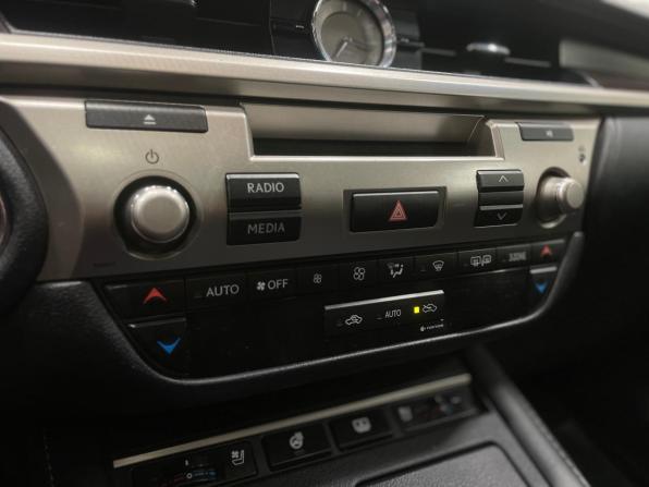 Lexus ES VI Рестайлинг с пробегом 2016 года, цена 2 790 000 рублей, 196555 км, седан, Автокод Объявления